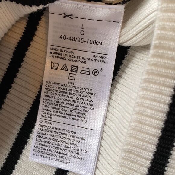 Banana Republic sweater. Size Large. Excellent condition - Picture 3 of 4